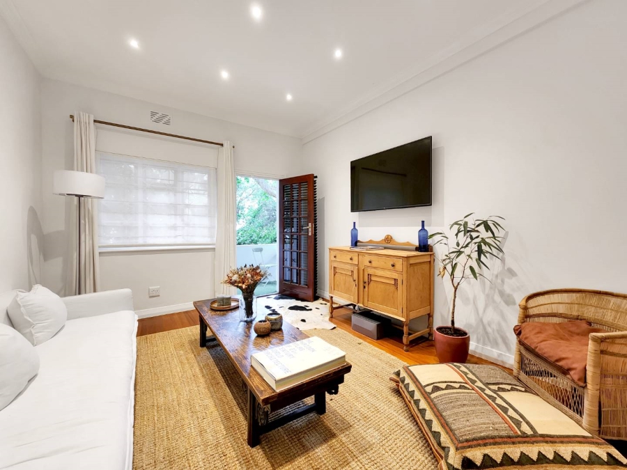 To Let 1 Bedroom Property for Rent in Sea Point Western Cape
